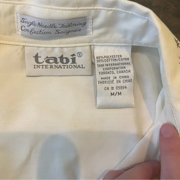 Vintage ivory button down blouse embroidered tea set motif - Picture 2 of 8